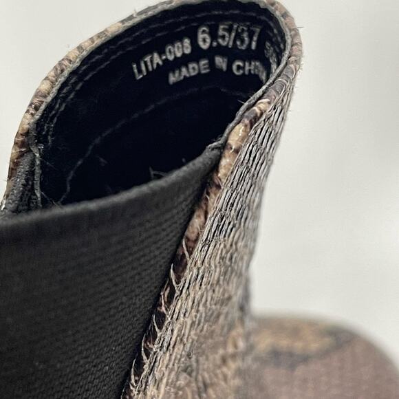 Dirty Laundry Chunky Block Heel Booties Snakeskin Print Size 6.5 - Picture 10 of 11